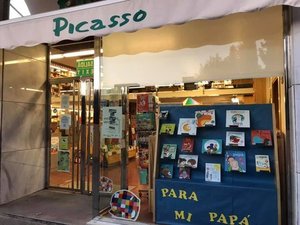 Cuenta cuentos Librería Picasso Infantil, Granada. 15-abr-19